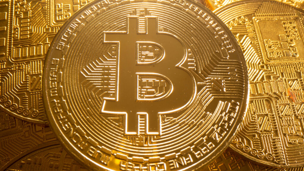 Bitcoin Hits $61K as SUI Declines